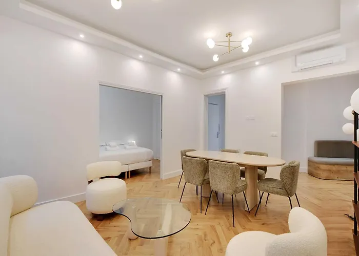 Daire Elegant 3bdr 6p - Champs-elysees